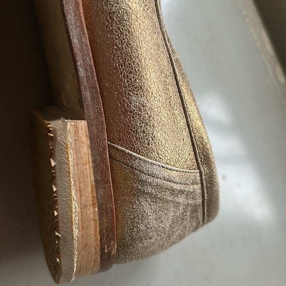 Gold distressed leather lofera size 7 - Picture 4 of 5